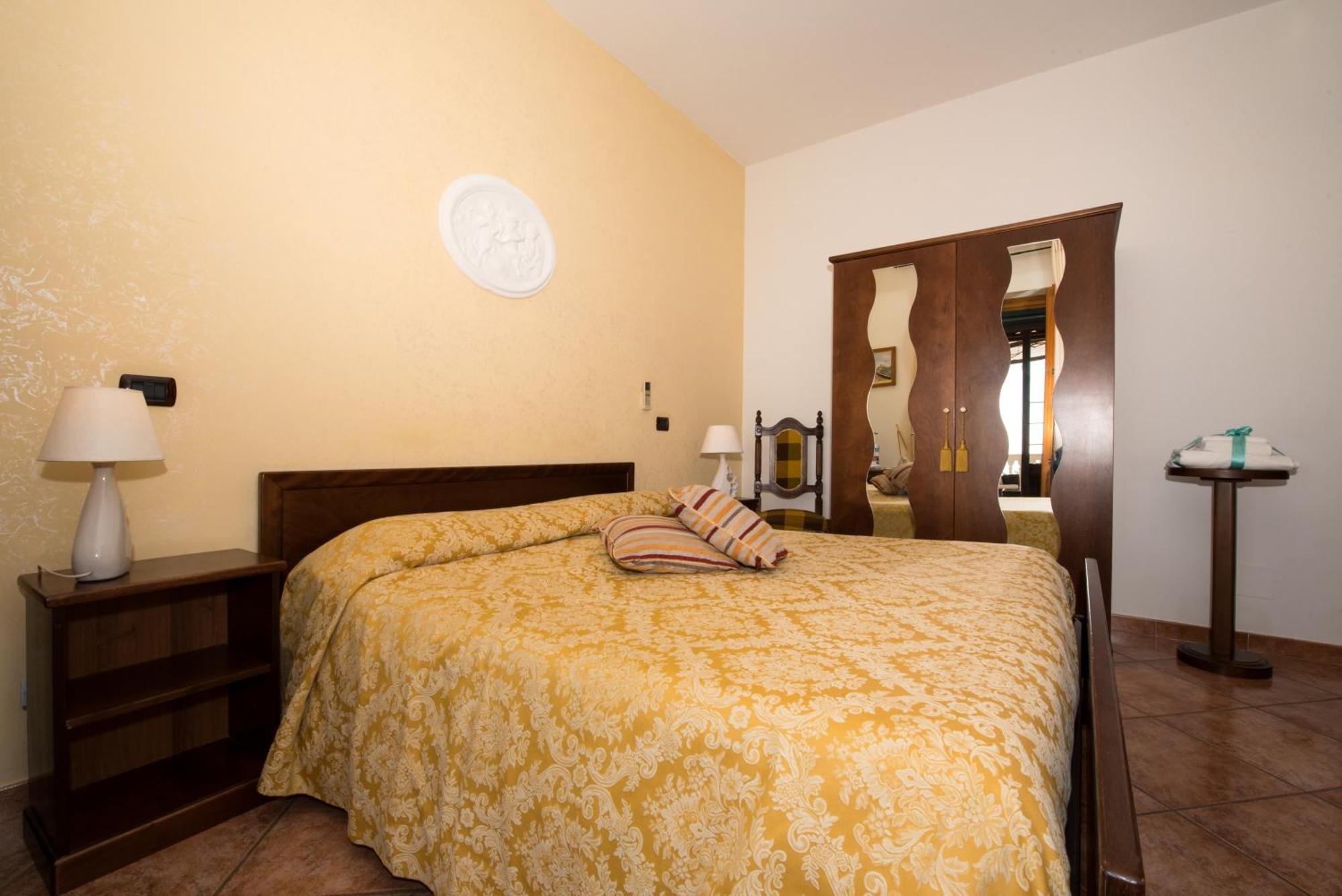 Bed & Breakfast H.h.le Palme 2*